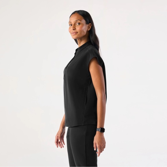 FIGS black Rafaela Oversized Scrub Top size medium - Picture 3 of 9